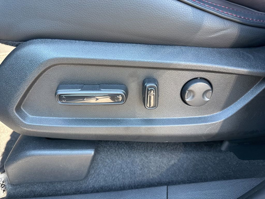 Used 2025 Honda Pilot Black Edition image 10