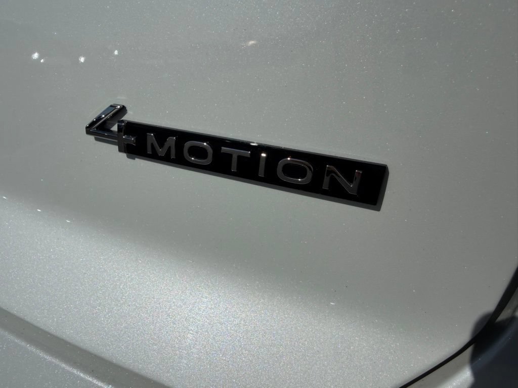 Used 2025 Volkswagen Atlas Cross Sport SEL Premium R-Line AWD/4WD image 28
