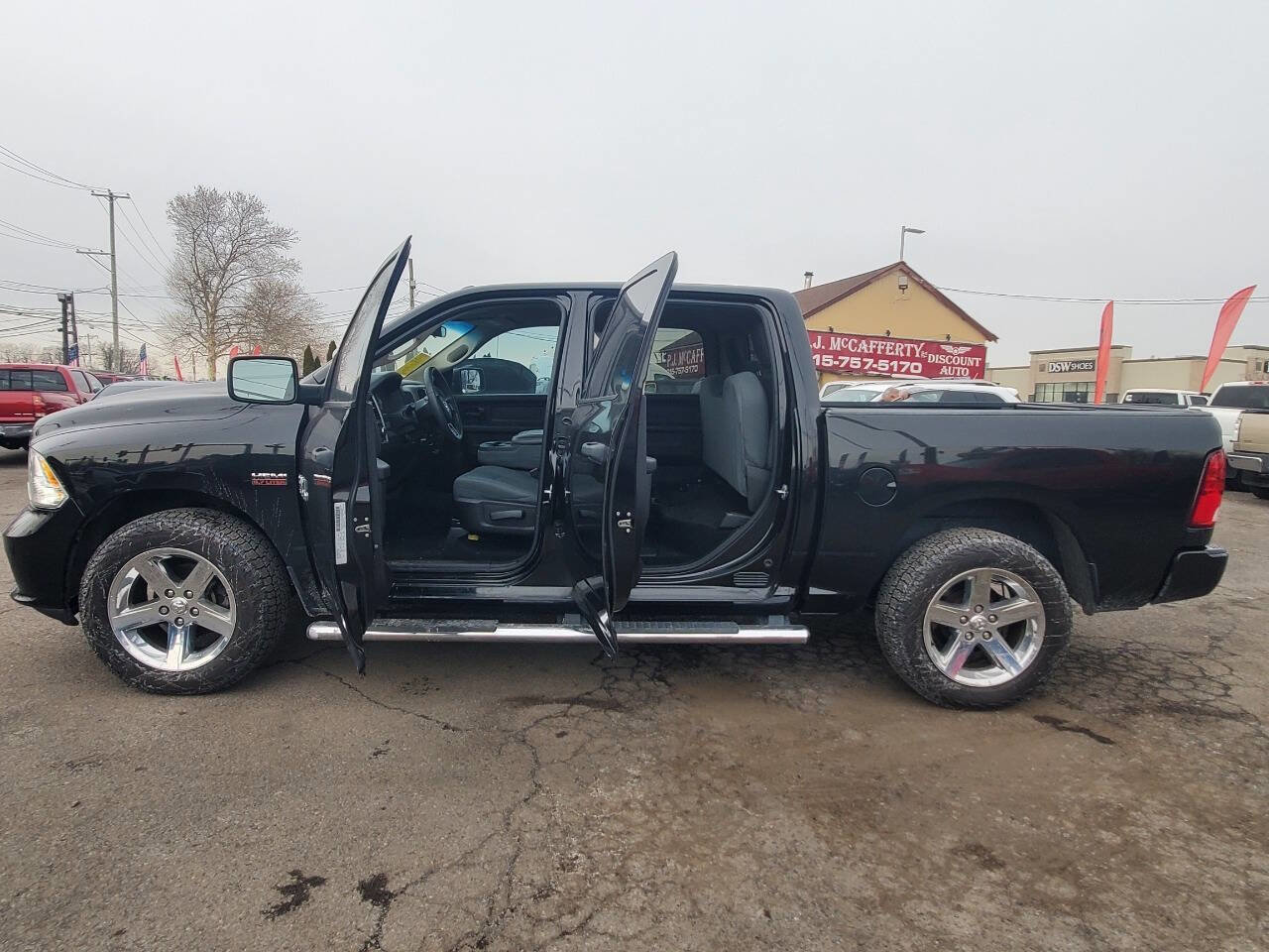 Used 2018 RAM 1500 Express w/ Express Value Package image 9
