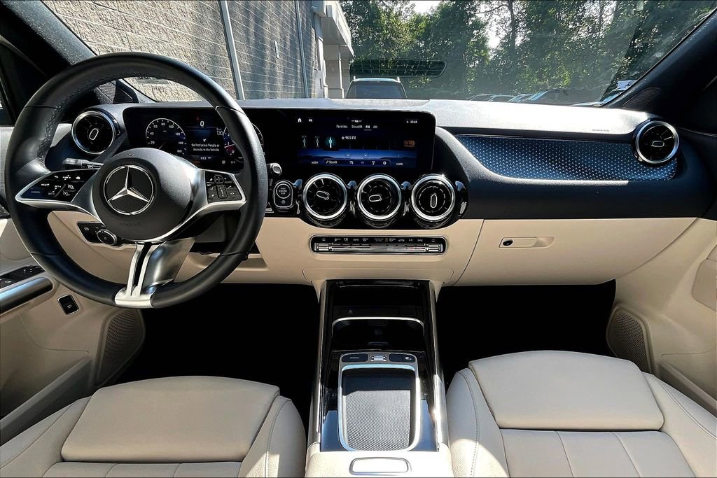 Used 2025 Mercedes-Benz GLA 250 4MATIC image 15