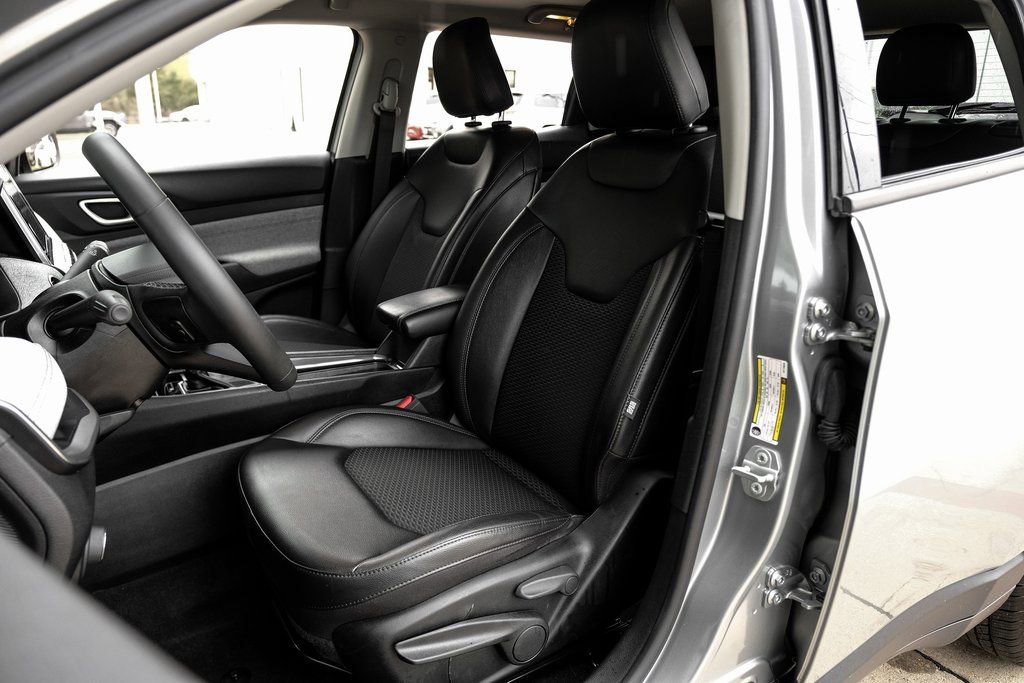 Used 2022 Jeep Compass Latitude image 8