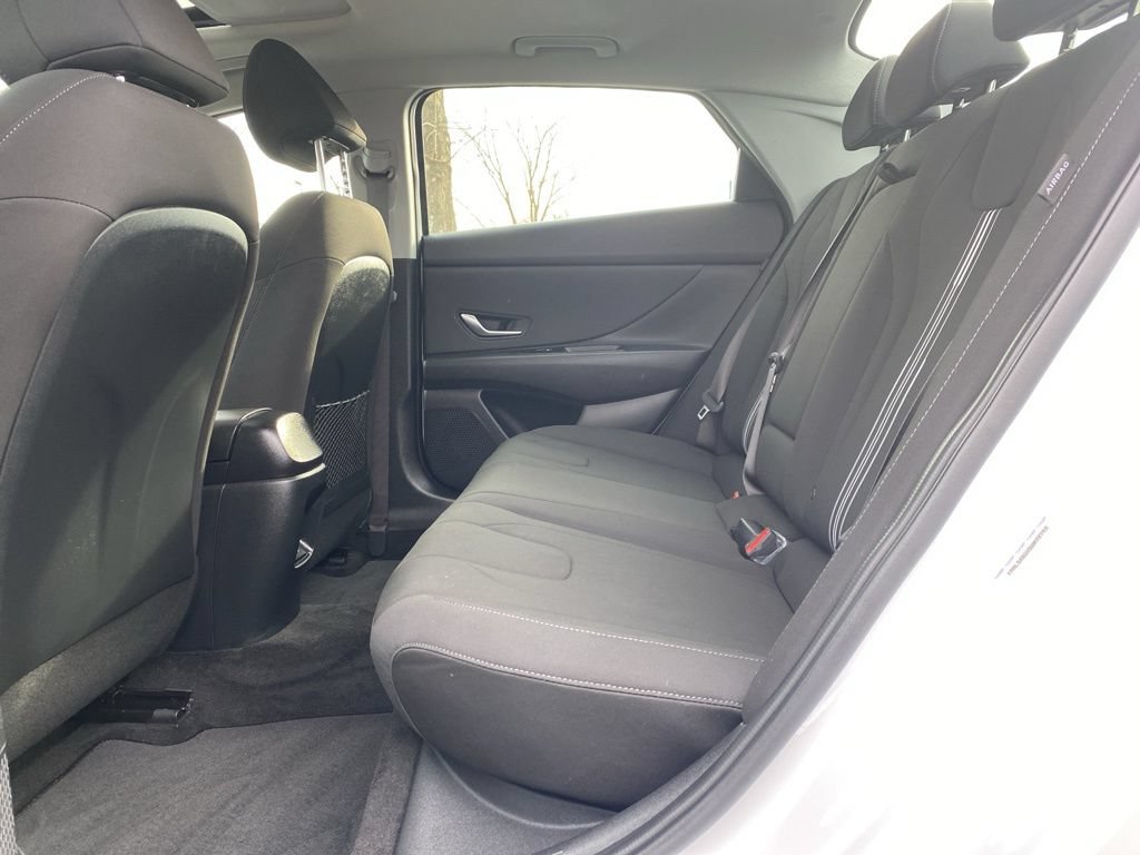 New 2025 Hyundai Elantra SEL FWD image 13