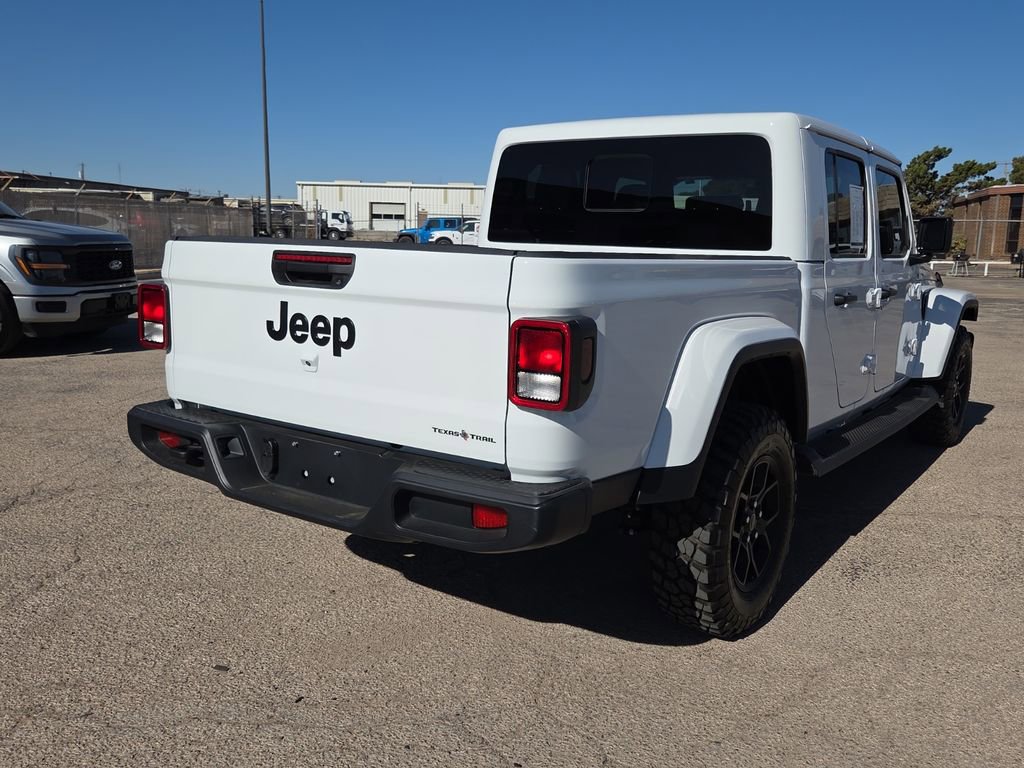 Used 2025 Jeep Gladiator Sport image 4