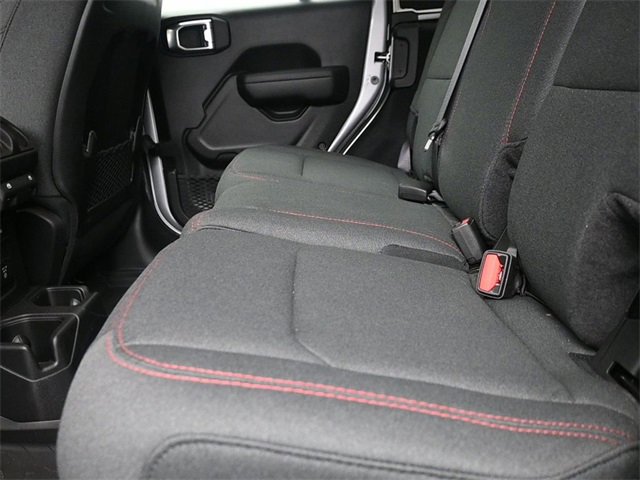 Used 2024 Jeep Wrangler Unlimited Rubicon w/ Technology Group image 17