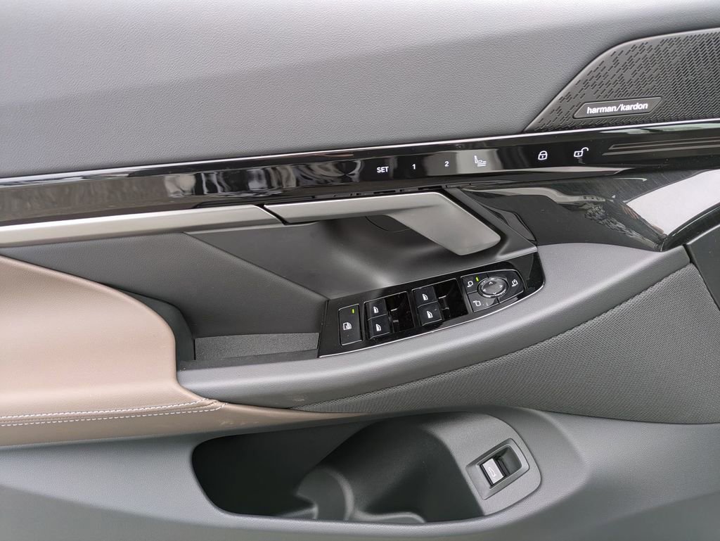 New 2026 BMW 530i xDrive w/ M Sport Package image 10