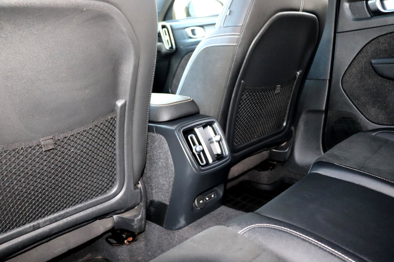 Used 2022 Volvo XC40 P8 Recharge Plus image 33