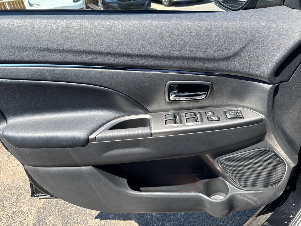 New 2027 Mitsubishi Outlander Sport SE FWD image 32