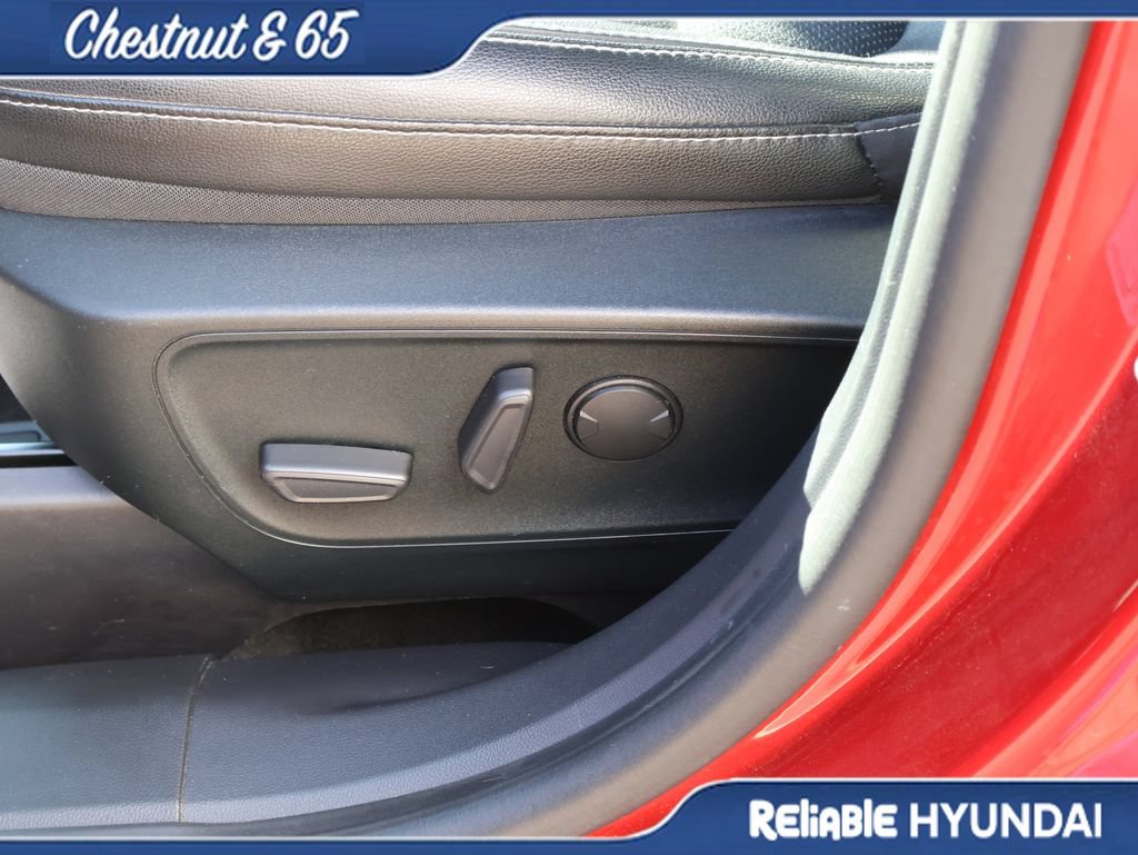 Used 2020 Ford Escape Titanium AWD/4WD image 24