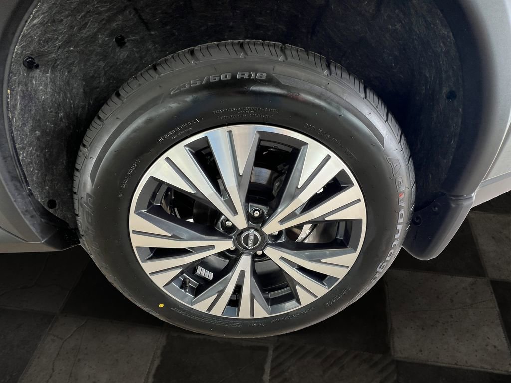 Used 2023 Nissan Rogue SV image 10