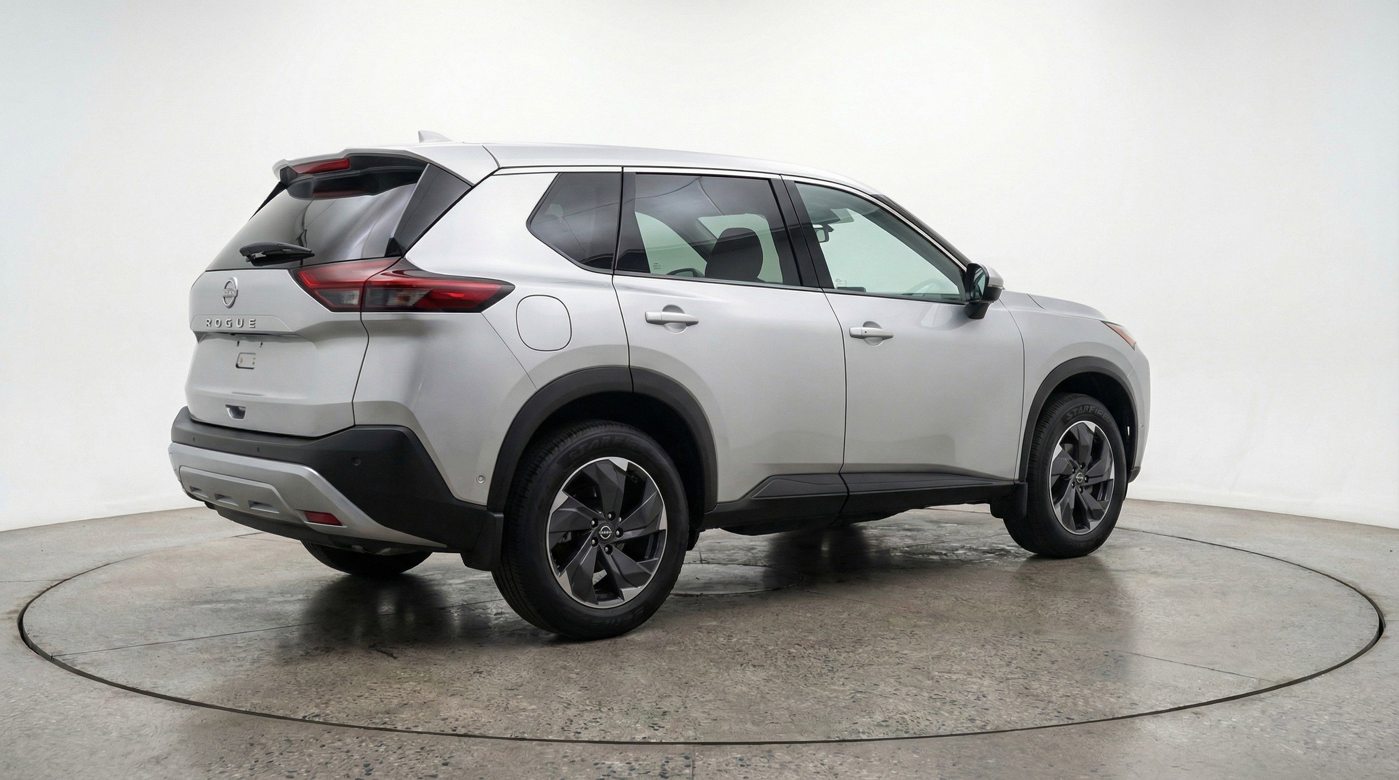 Used 2025 Nissan Rogue SV image 9