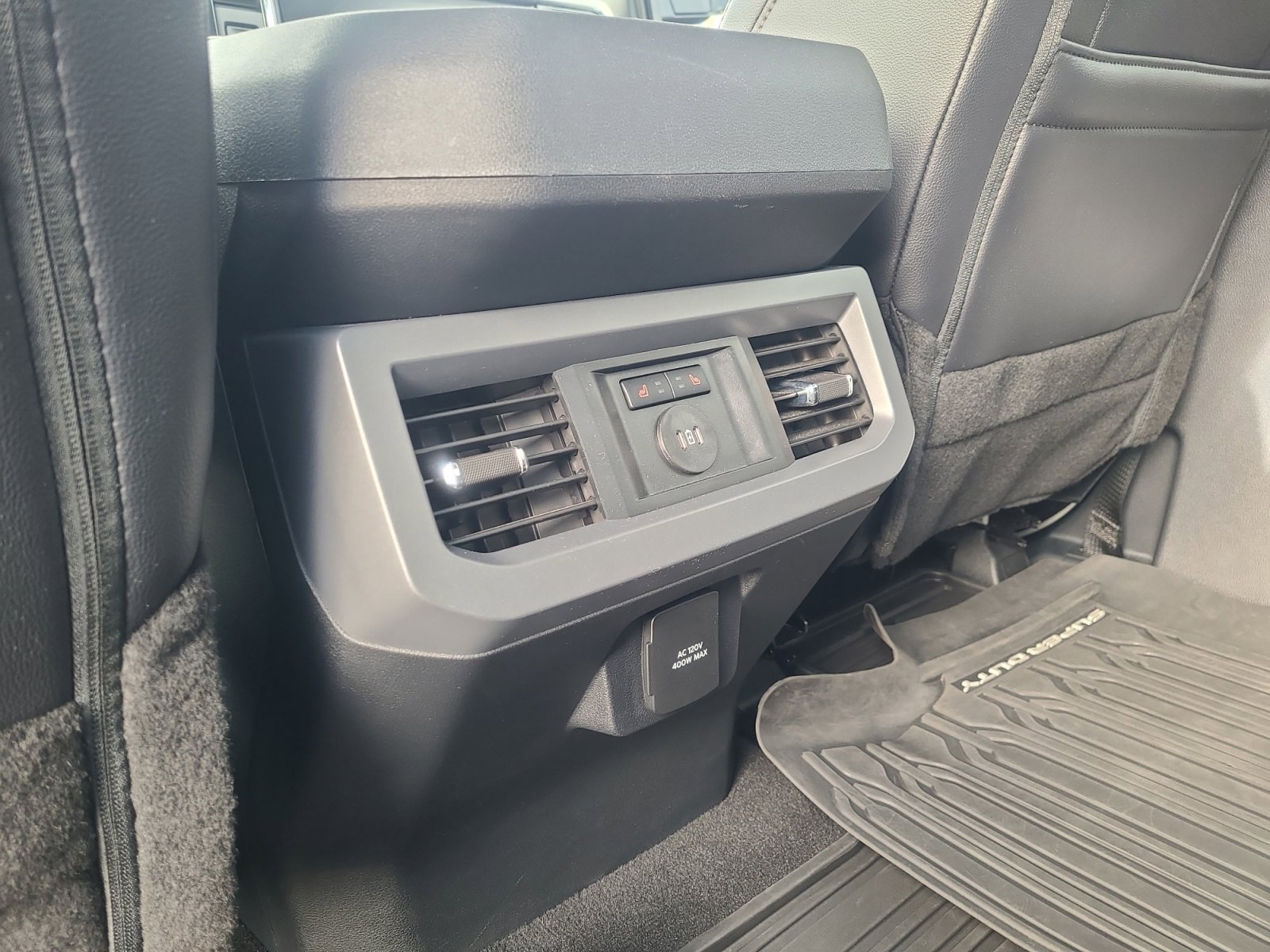 Certified 2025 Ford F350 Lariat w/ Black Appearance Package image 33