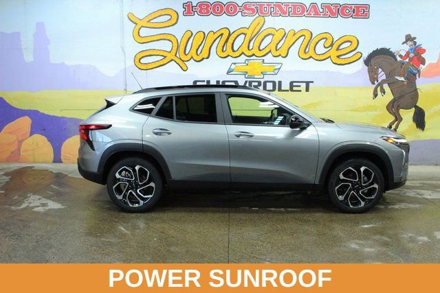 Used 2025 Chevrolet Trax RS w/ Sunroof Package image 1