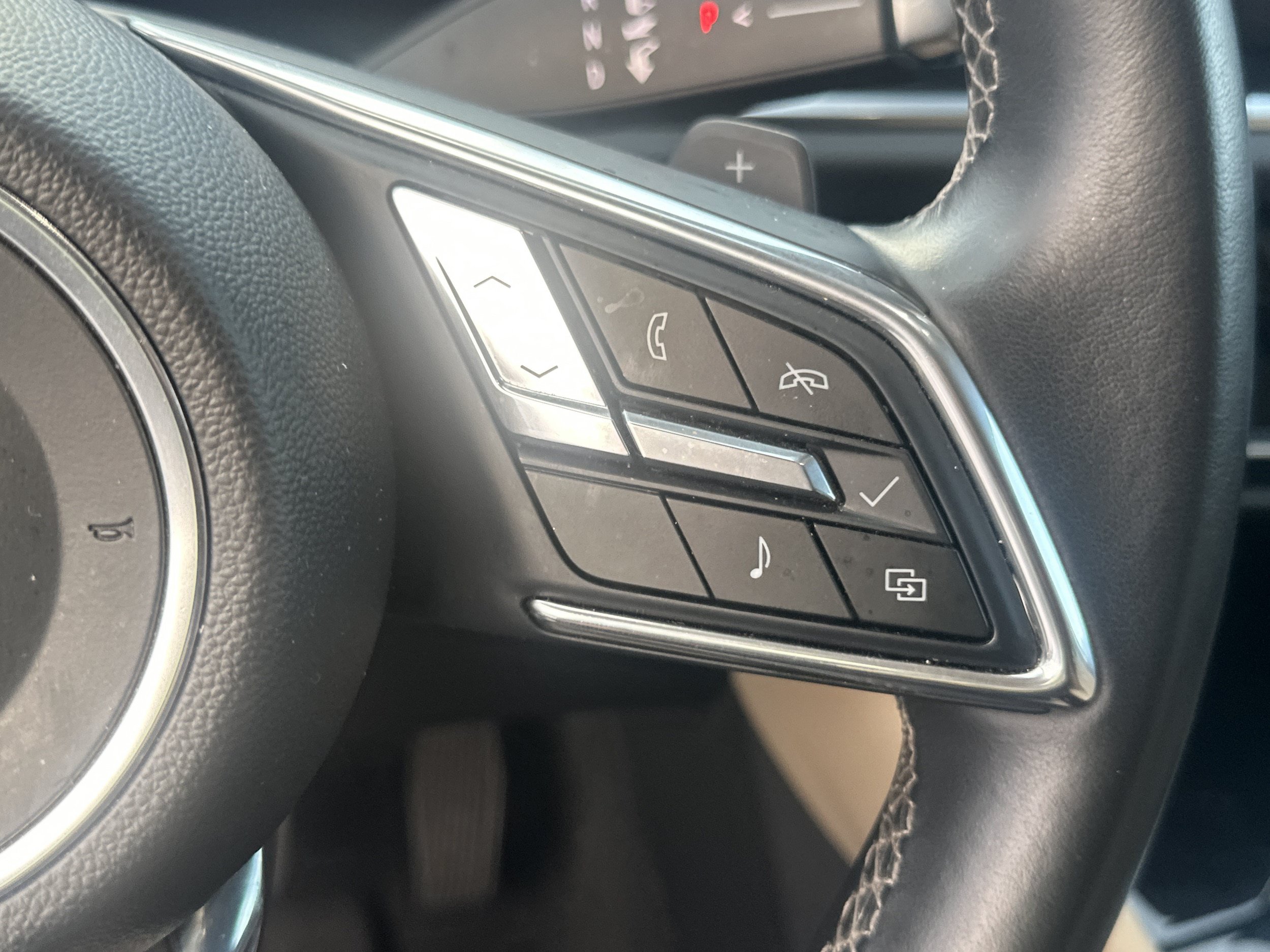 Used 2024 Buick Envision Preferred AWD/4WD image 25