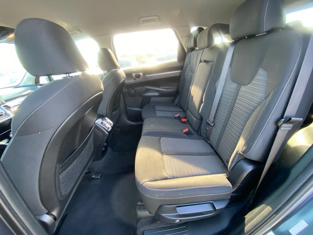 Certified 2023 Kia Sorento LX FWD image 21