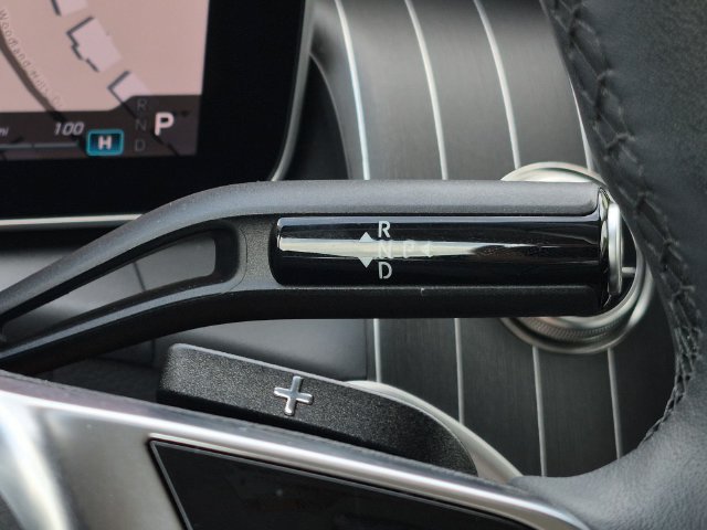 Used 2025 Mercedes-Benz GLC 350e 4MATIC image 30