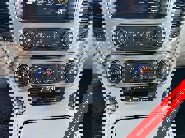 Used 2017 GMC Yukon Denali w/ Open Road Package image 21