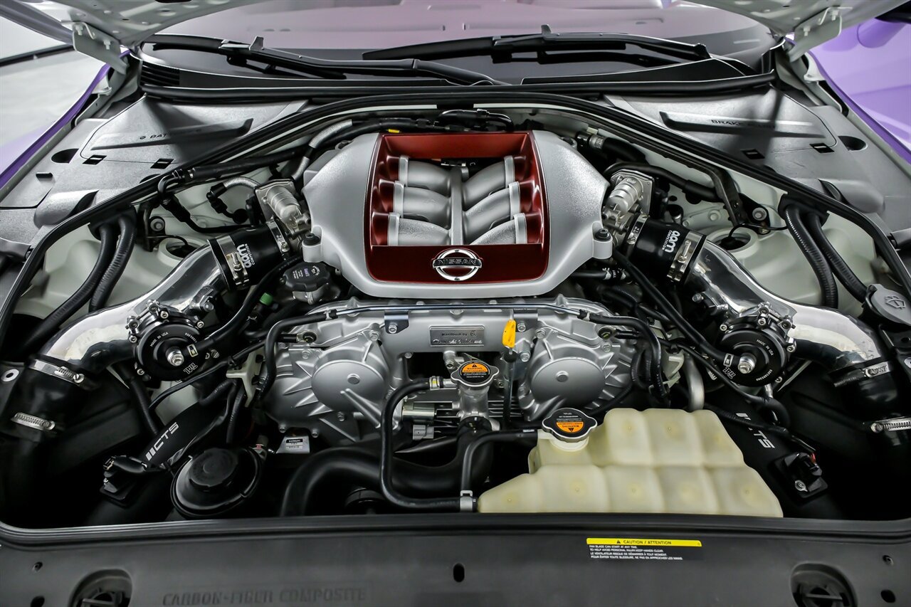 Used 2020 Nissan GT-R Premium AWD/4WD image 16