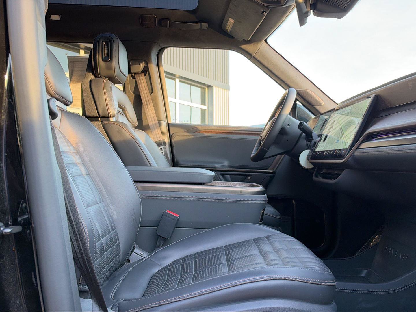 Used 2026 Rivian R1S Premium Tri AWD/4WD image 13
