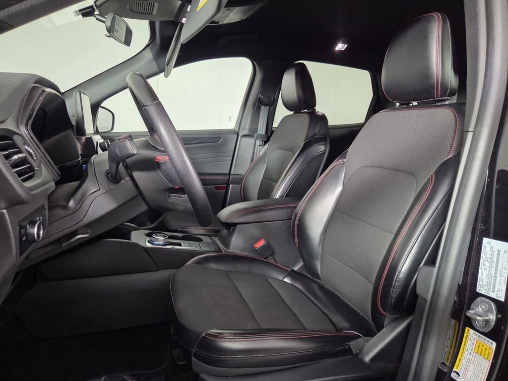 Used 2024 Ford Escape ST-Line image 14