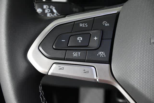 New 2026 Volkswagen Atlas Cross Sport SE FWD image 37