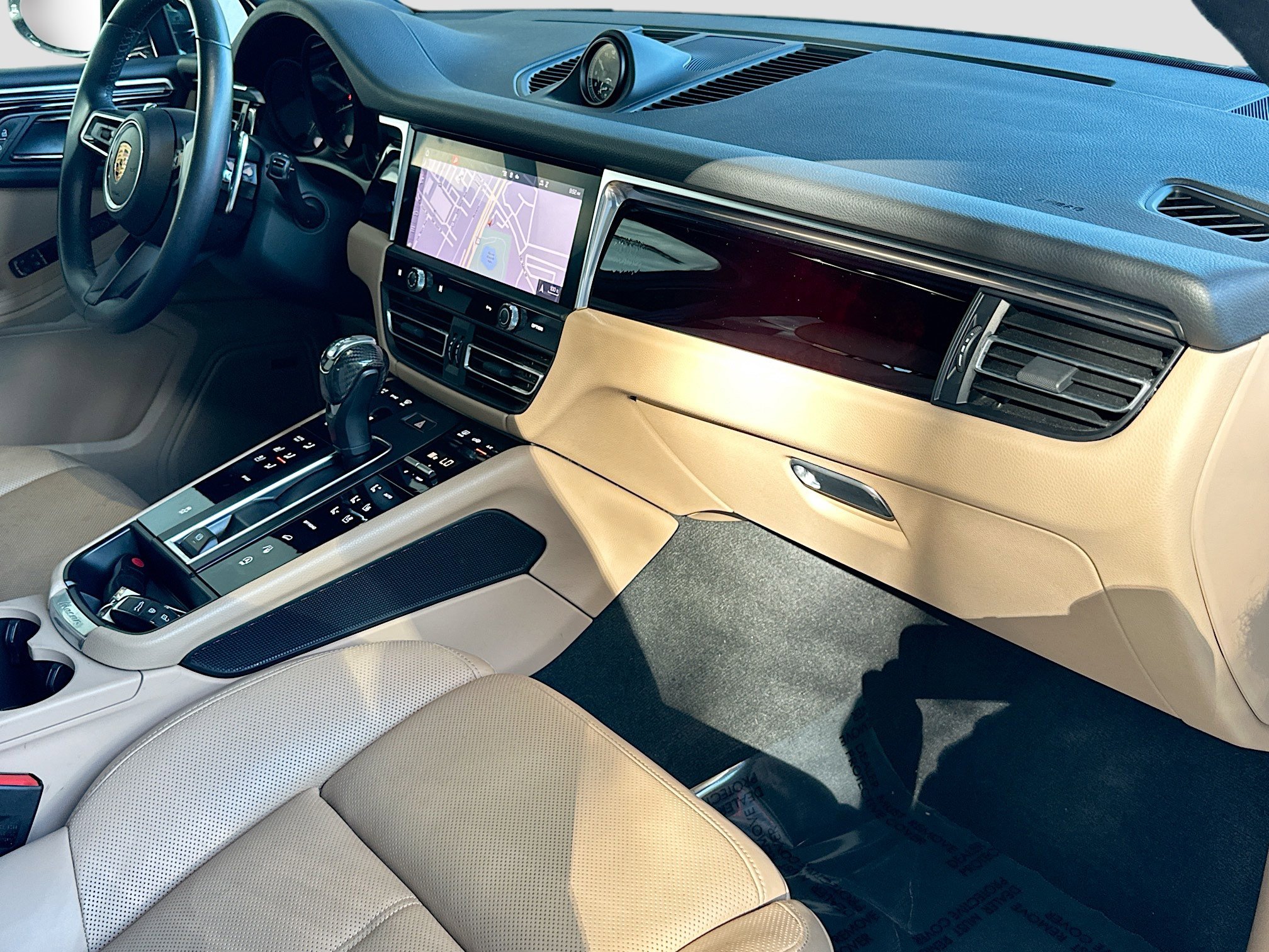 Used 2022 Porsche Macan image 31