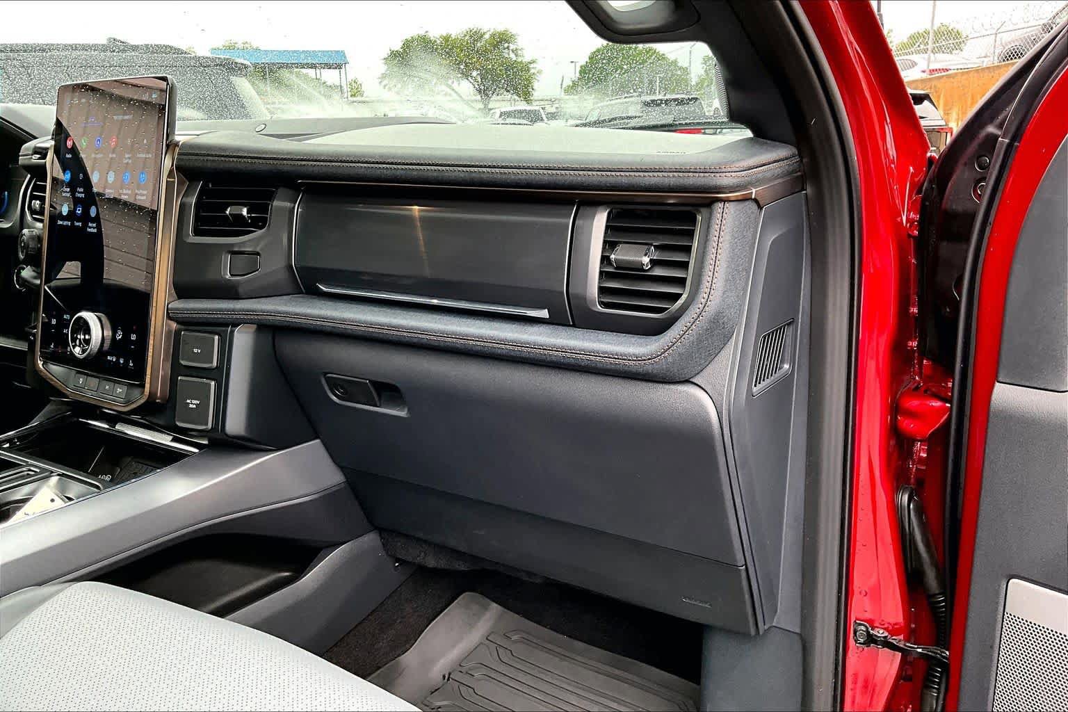 Used 2025 Ford F150 Lightning Lariat AWD/4WD image 18