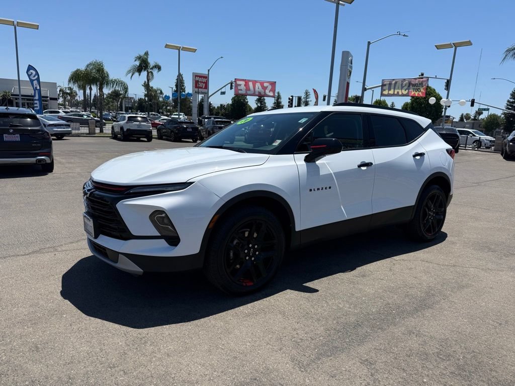 Used 2024 Chevrolet Blazer LT w/ Redline Edition FWD image 3