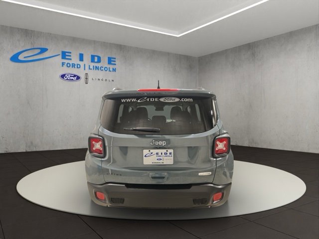 Used 2018 Jeep Renegade Latitude image 7