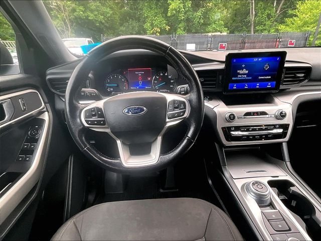 Used 2021 Ford Explorer XLT AWD/4WD image 5