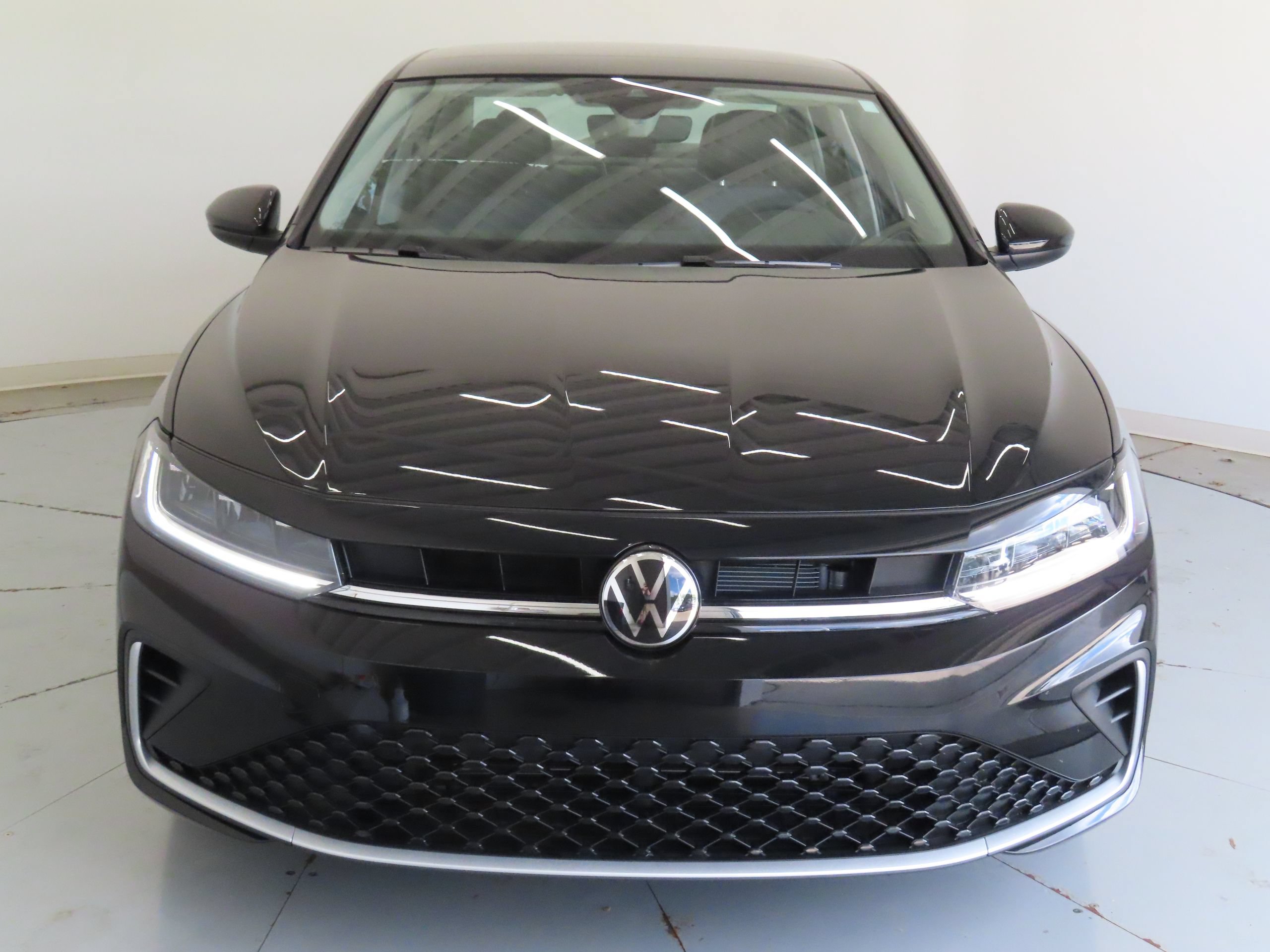 New 2026 Volkswagen Jetta SE FWD image 9