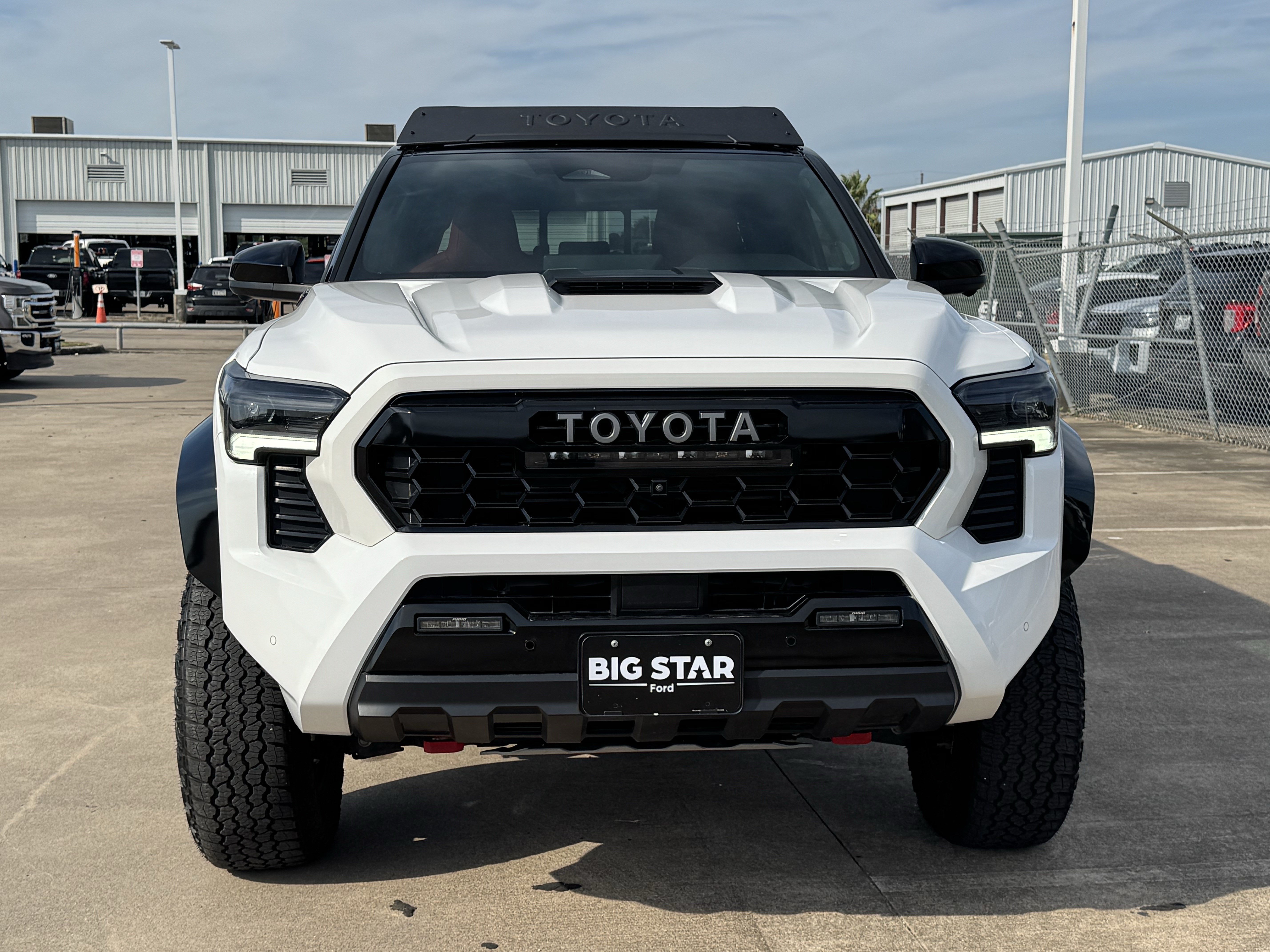 Used 2025 Toyota Tacoma TRD Pro AWD/4WD image 11