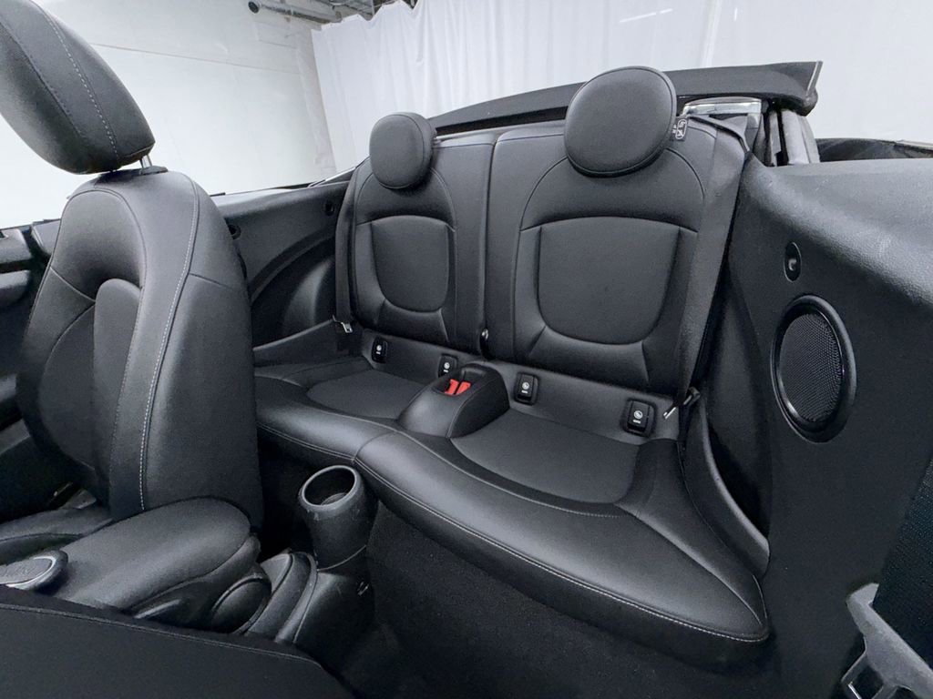 Used 2024 MINI Cooper Convertible image 12