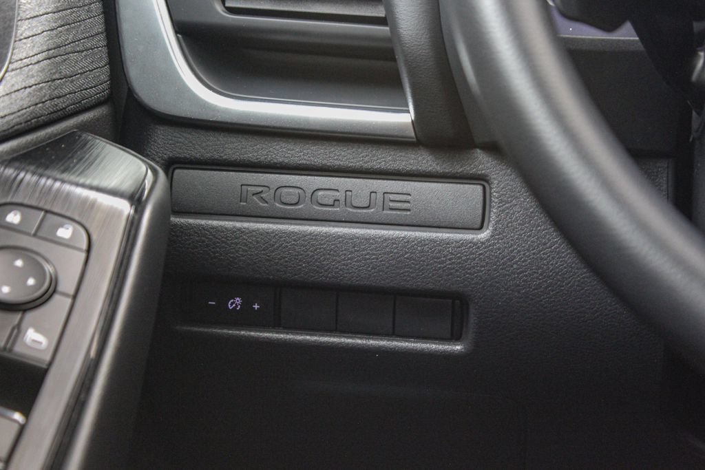 Used 2023 Nissan Rogue S AWD/4WD image 22