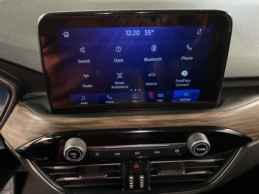 Certified 2020 Ford Escape Titanium image 9