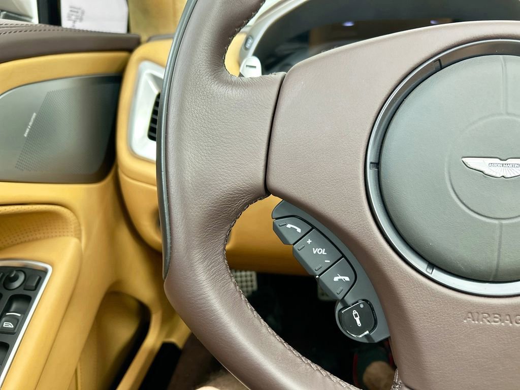 Used 2017 Aston Martin Vanquish Volante image 11