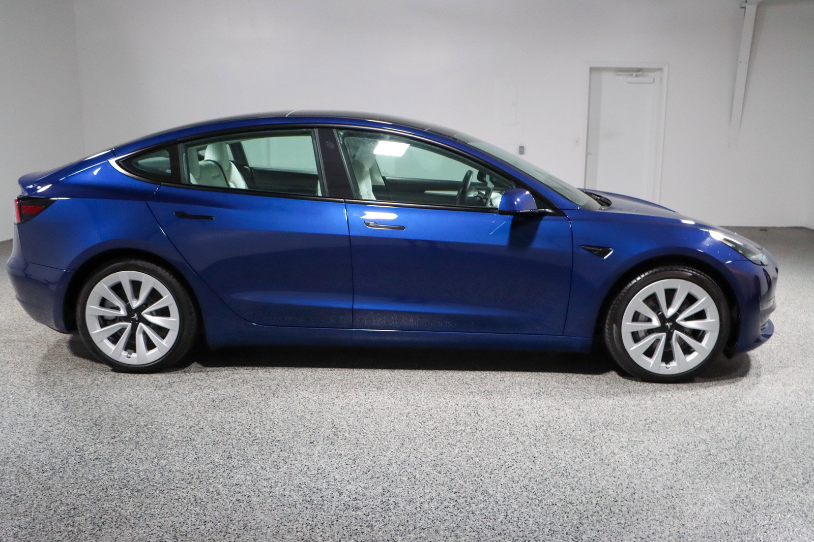 Used 2022 Tesla Model 3 Long Range image 6