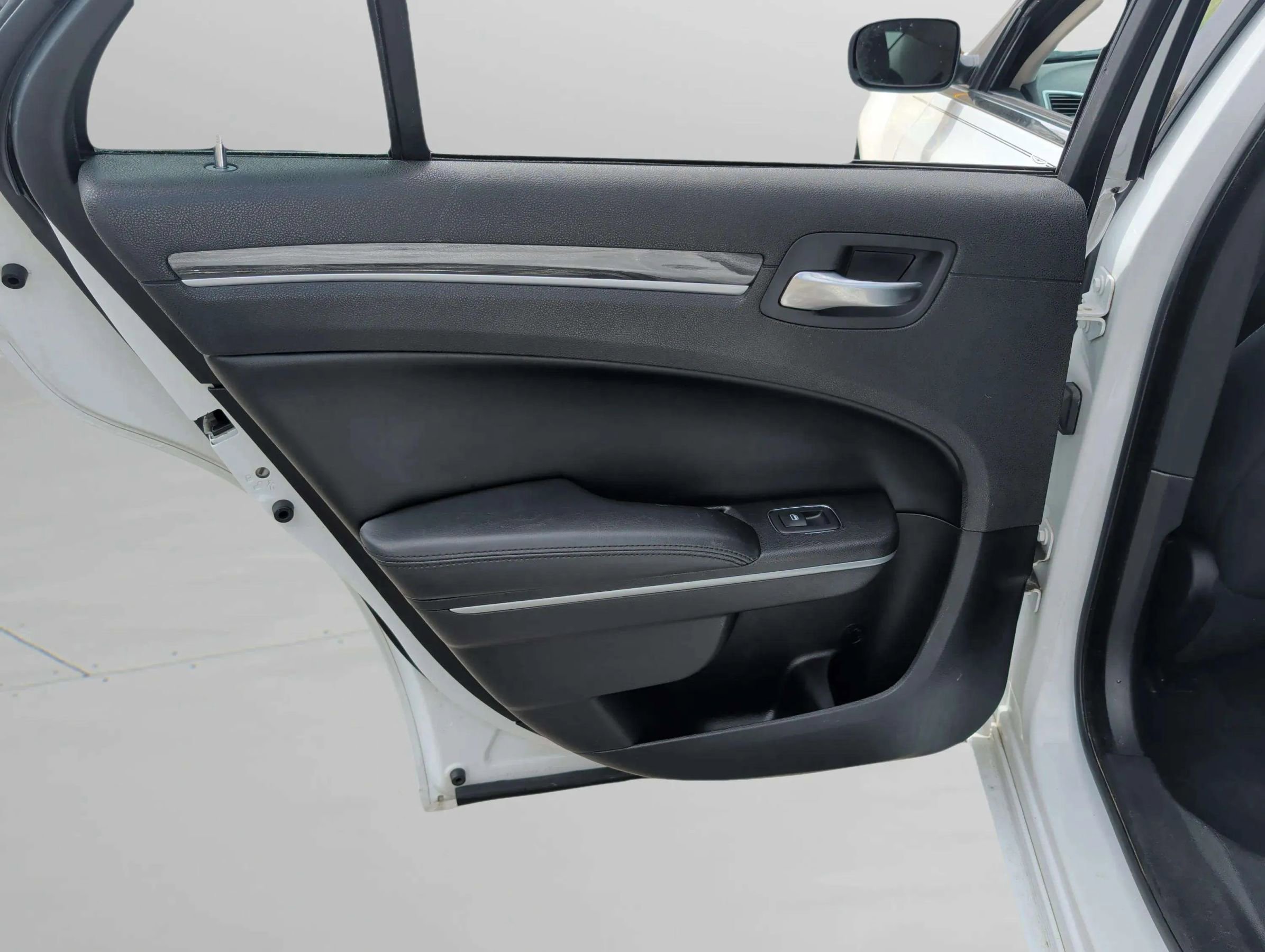 Used 2021 Chrysler 300 Touring w/ Driver Convenience Group image 30