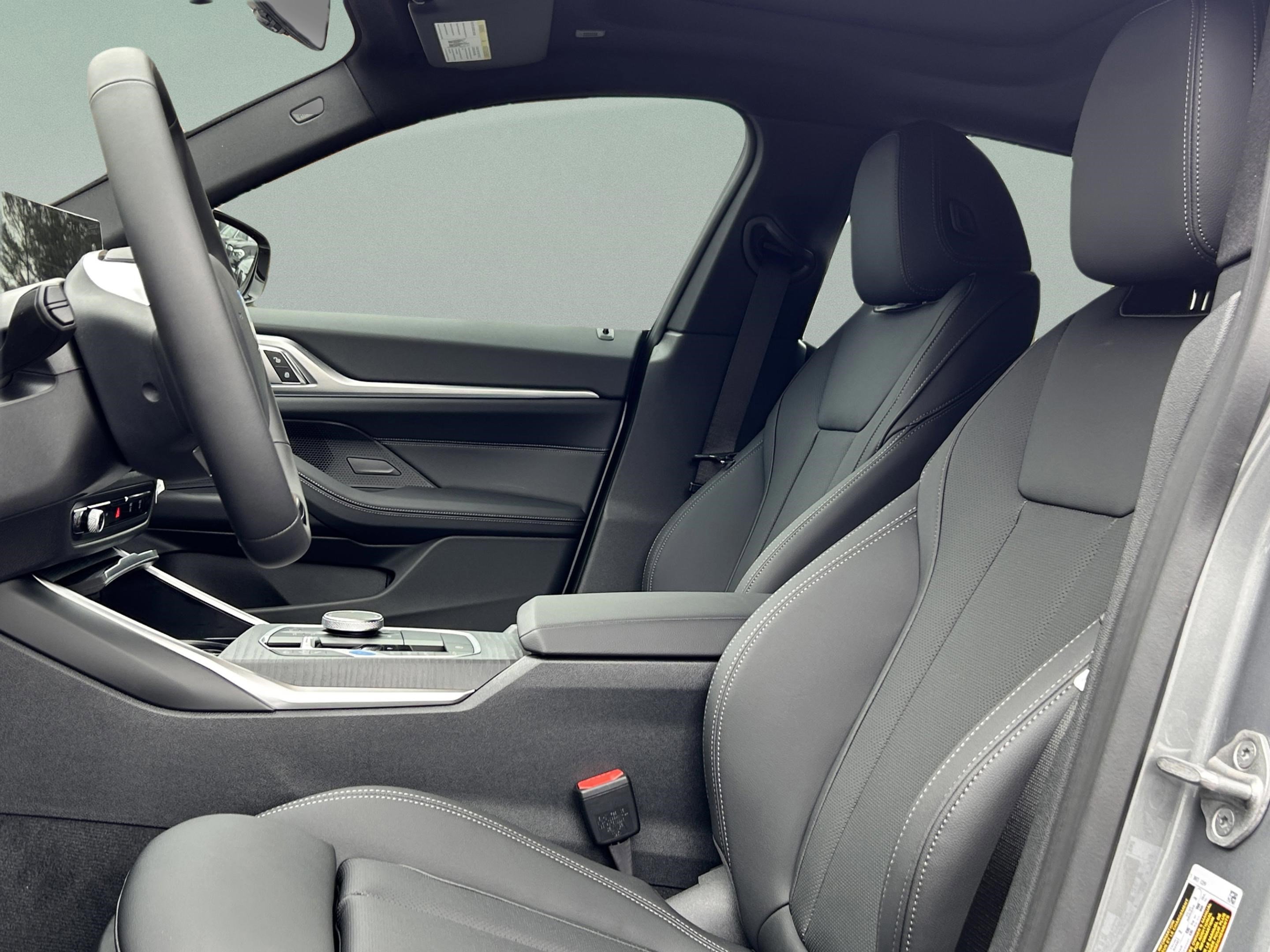 Used 2026 BMW i4 eDrive40 w/ Parking Assistance Package image 25