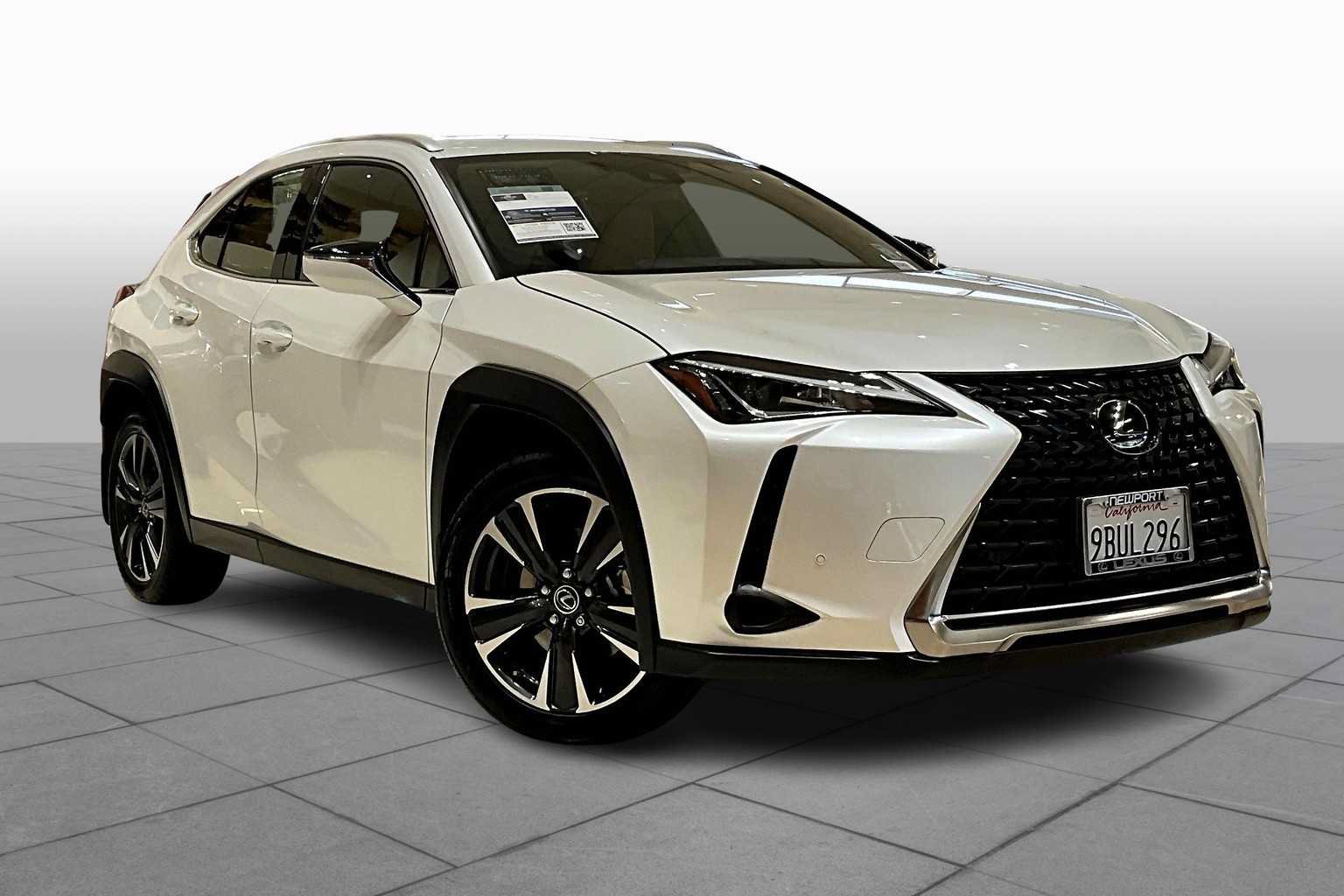 Used 2022 Lexus UX 200 w/ Accessory Package (Z1) FWD image 2