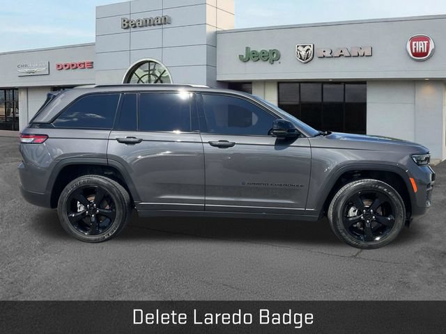 Used 2022 Jeep Grand Cherokee Altitude AWD/4WD image 8