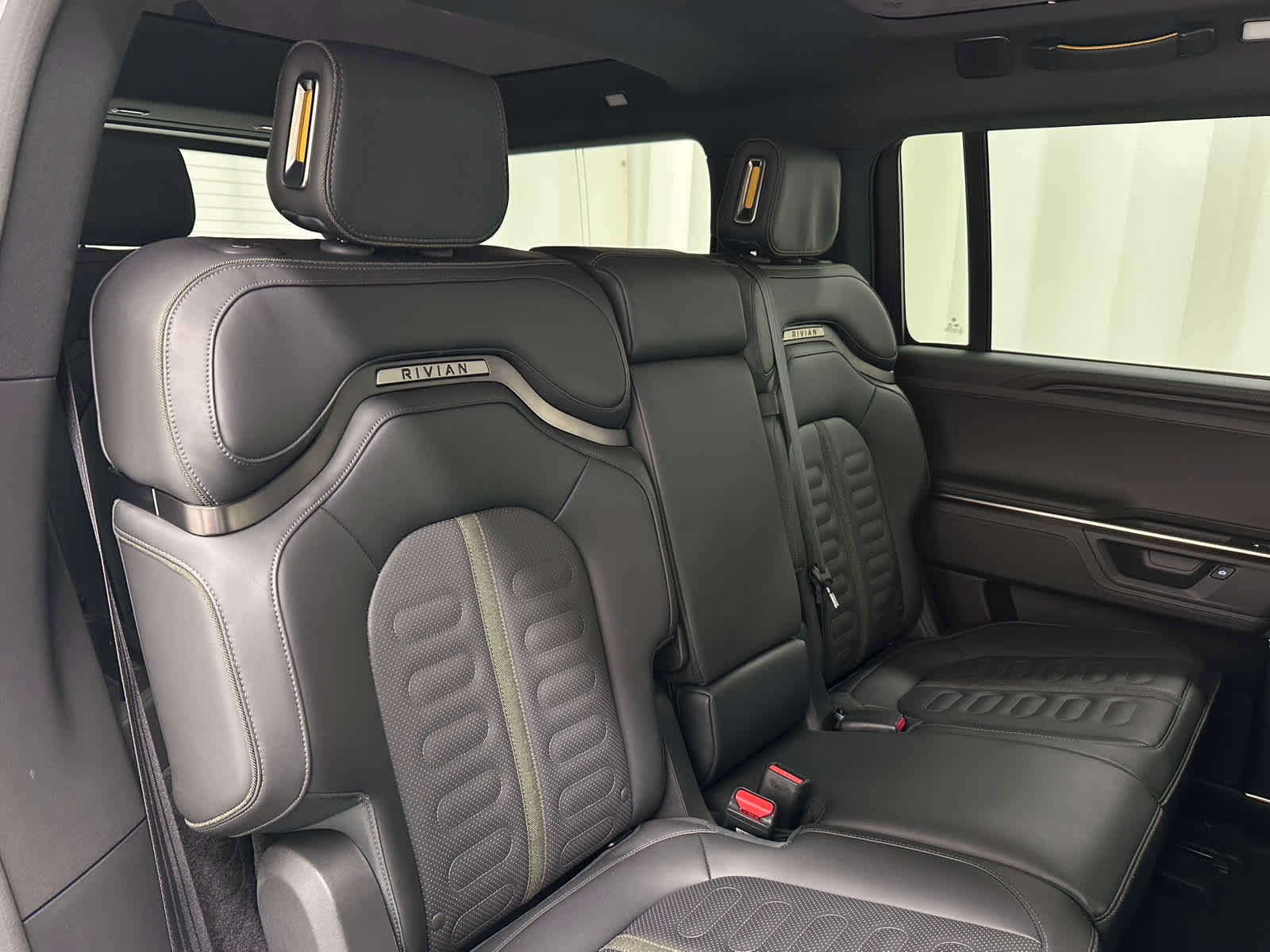 Used 2025 Rivian R1S Adventure image 23