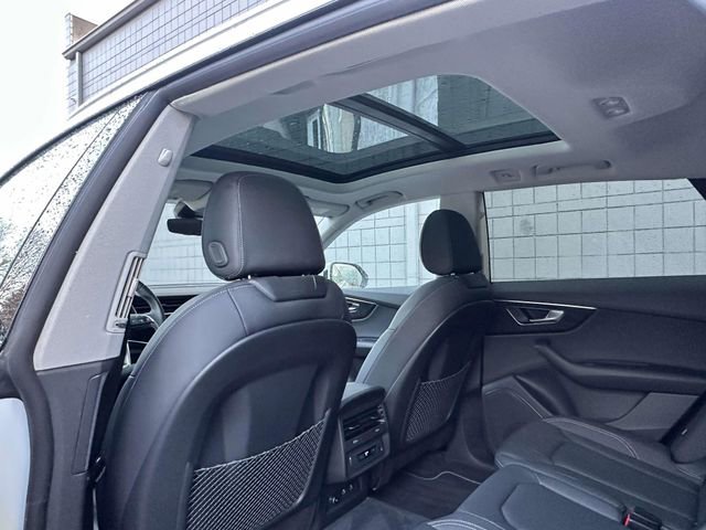 Used 2023 Audi Q8 Premium w/ Convenience Package image 17
