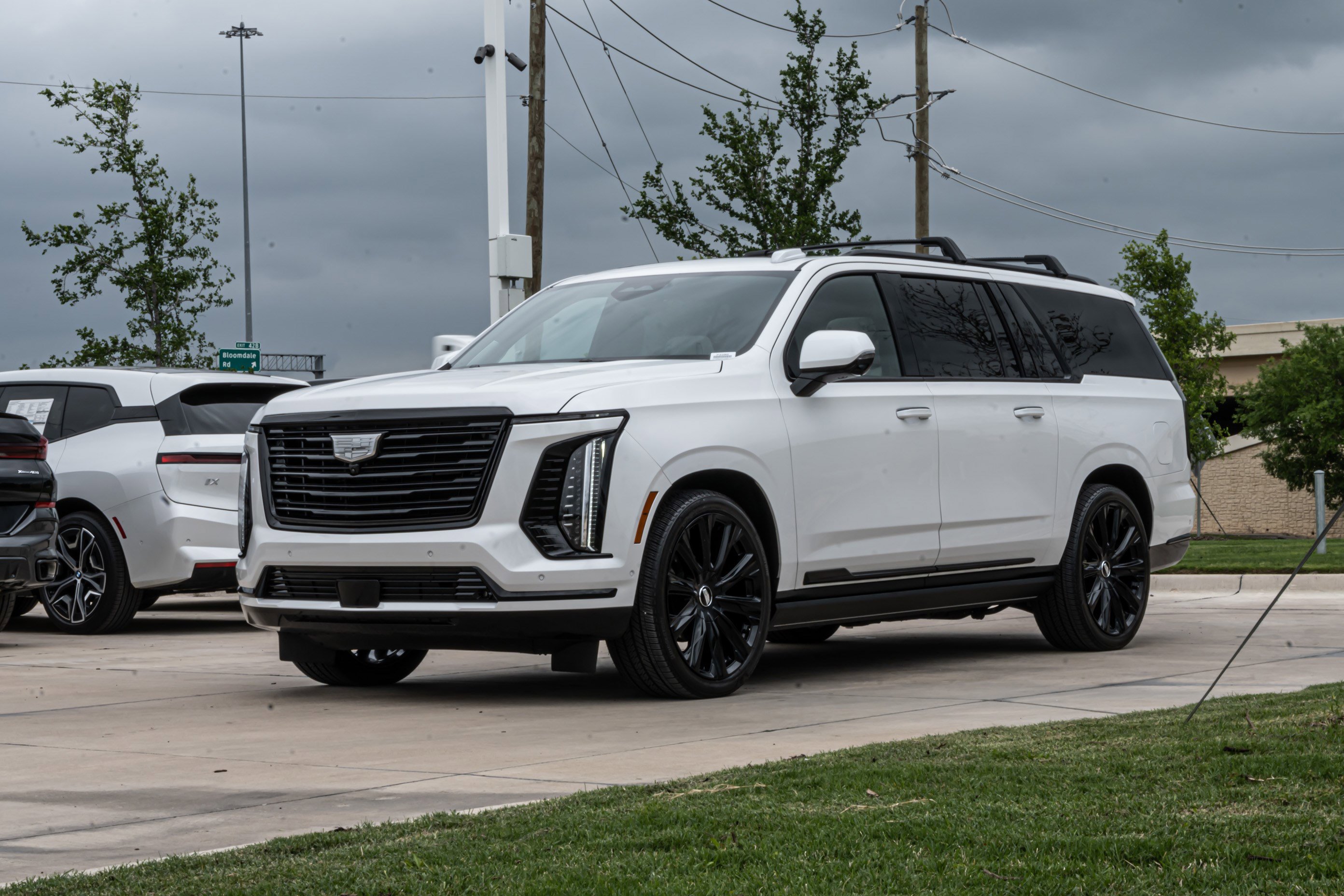 Used 2025 Cadillac Escalade ESV Premium Luxury Platinum AWD/4WD image 5