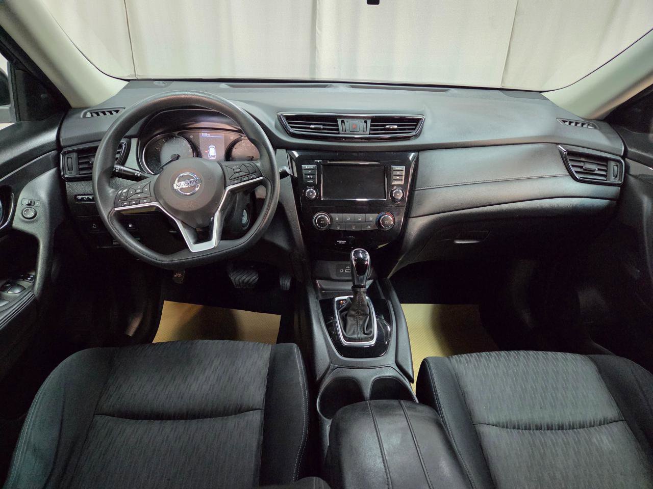 Used 2018 Nissan Rogue S image 21