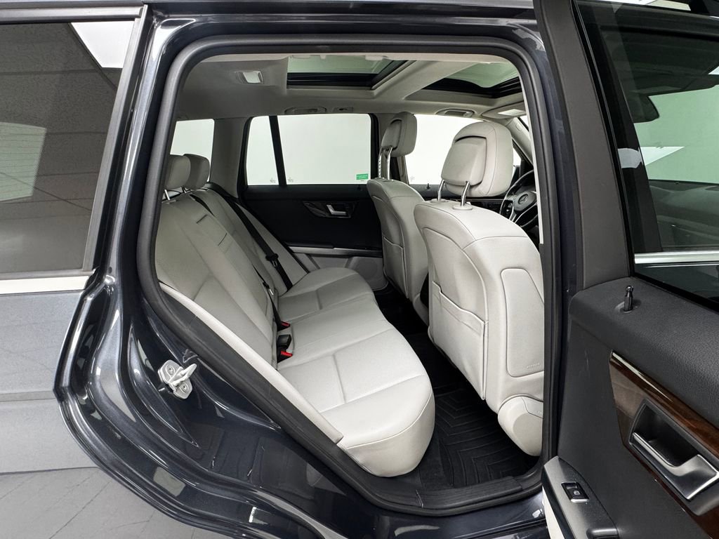 Used 2015 Mercedes-Benz GLK 350 4MATIC image 16