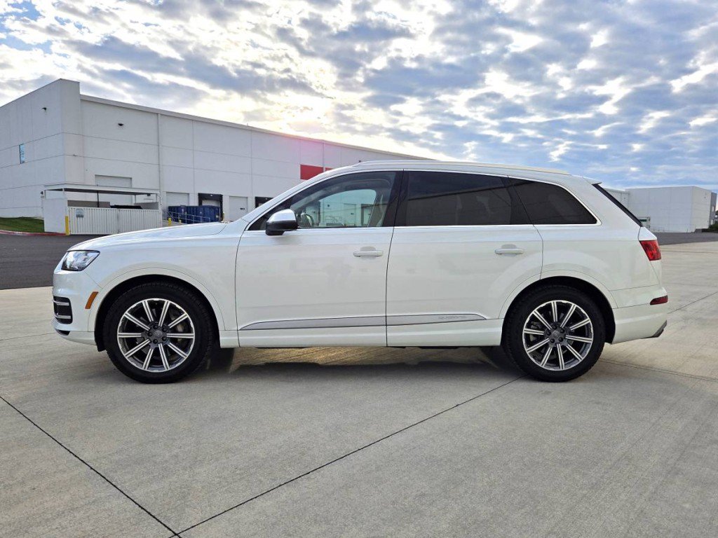 Used 2017 Audi Q7 3.0T Prestige AWD/4WD image 8