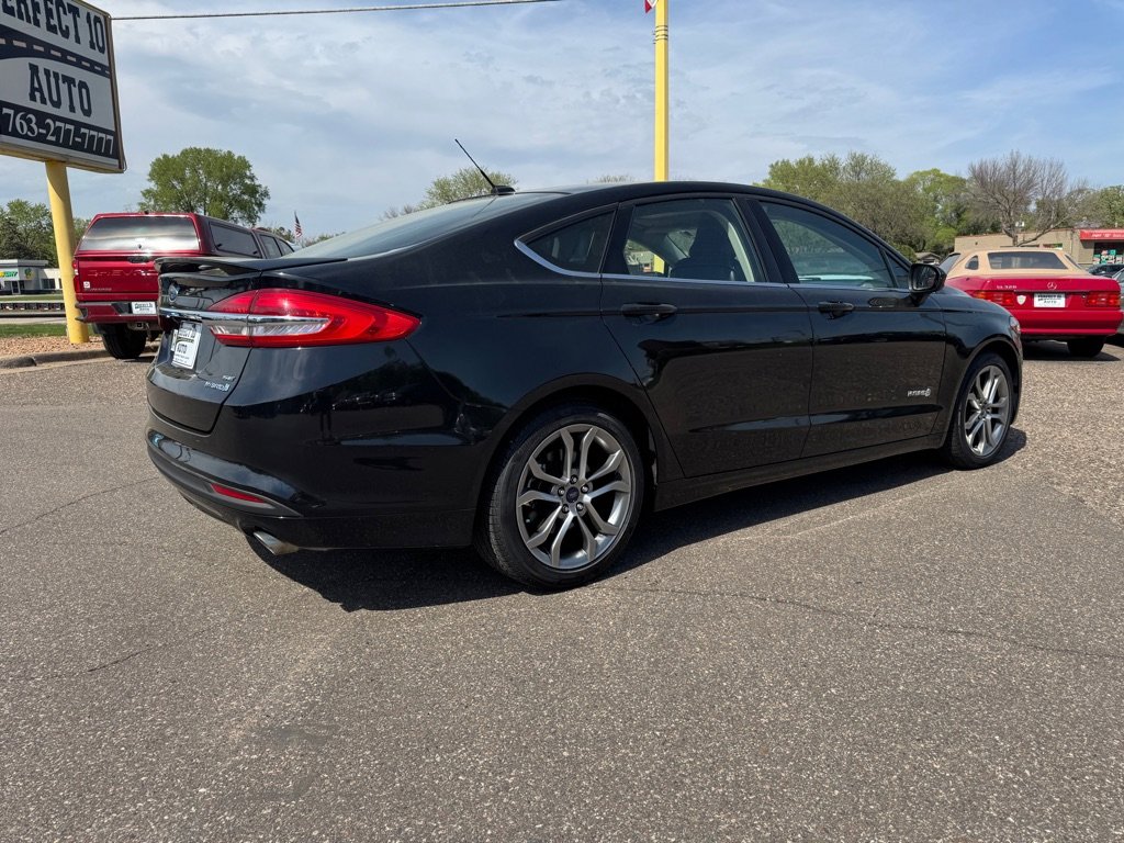 Used 2017 Ford Fusion SE w/ Equipment Group 601A image 5