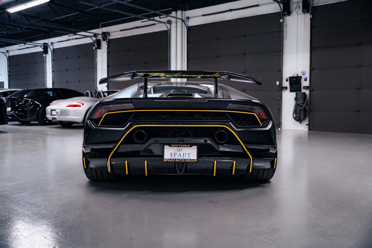 Used 2018 Lamborghini Huracan AWD/4WD image 8