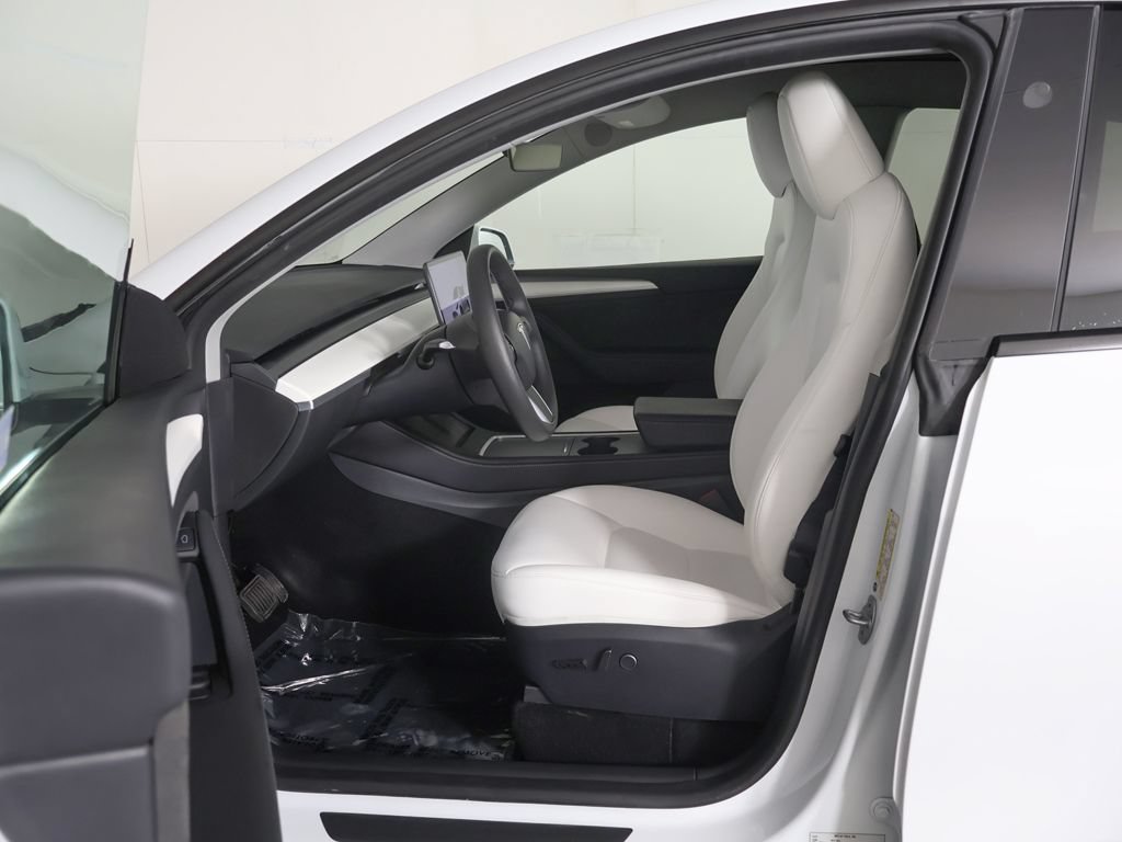 Used 2023 Tesla Model Y Long Range AWD/4WD image 29