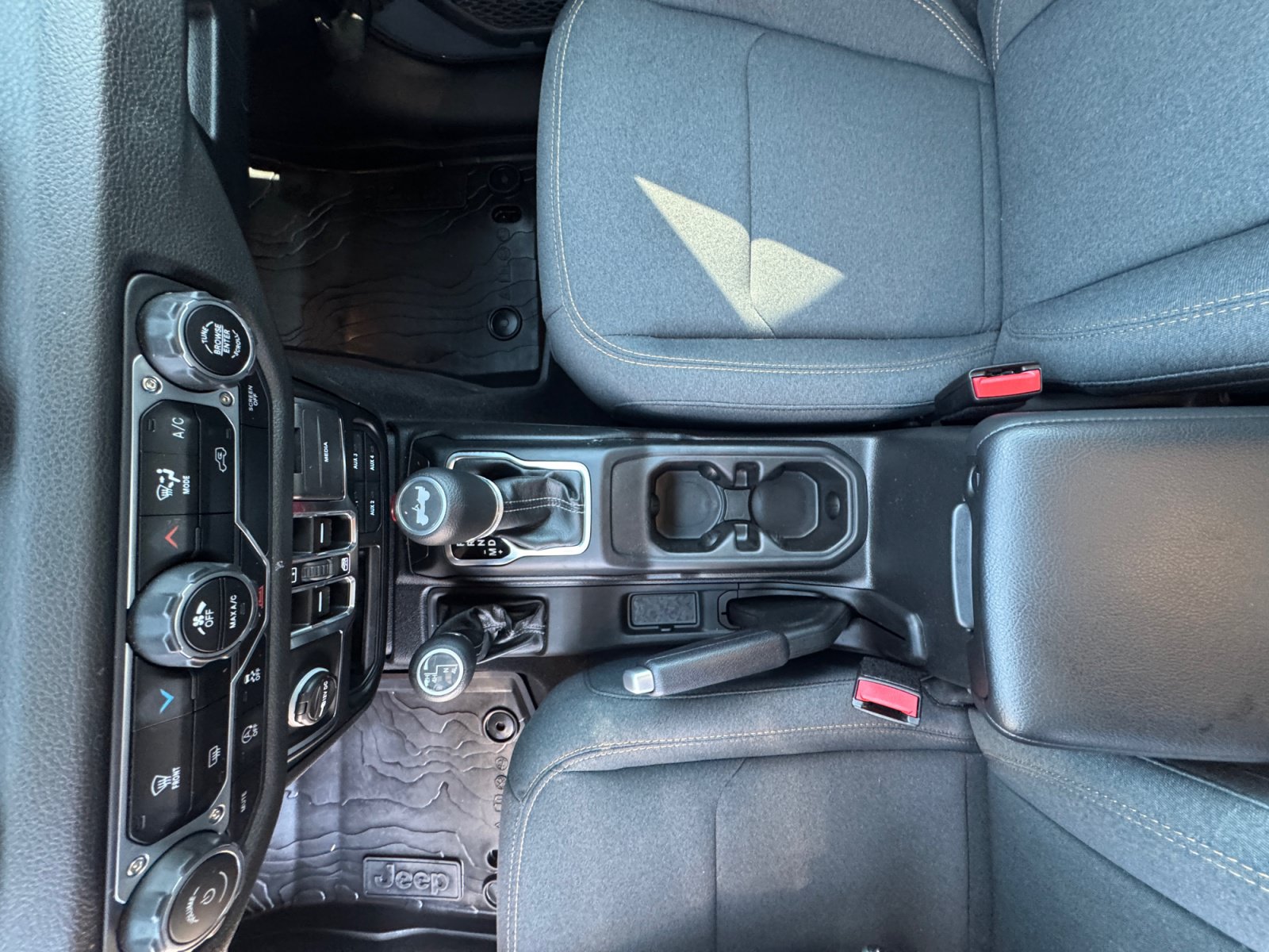 Used 2025 Jeep Wrangler Unlimited Sport AWD/4WD image 32